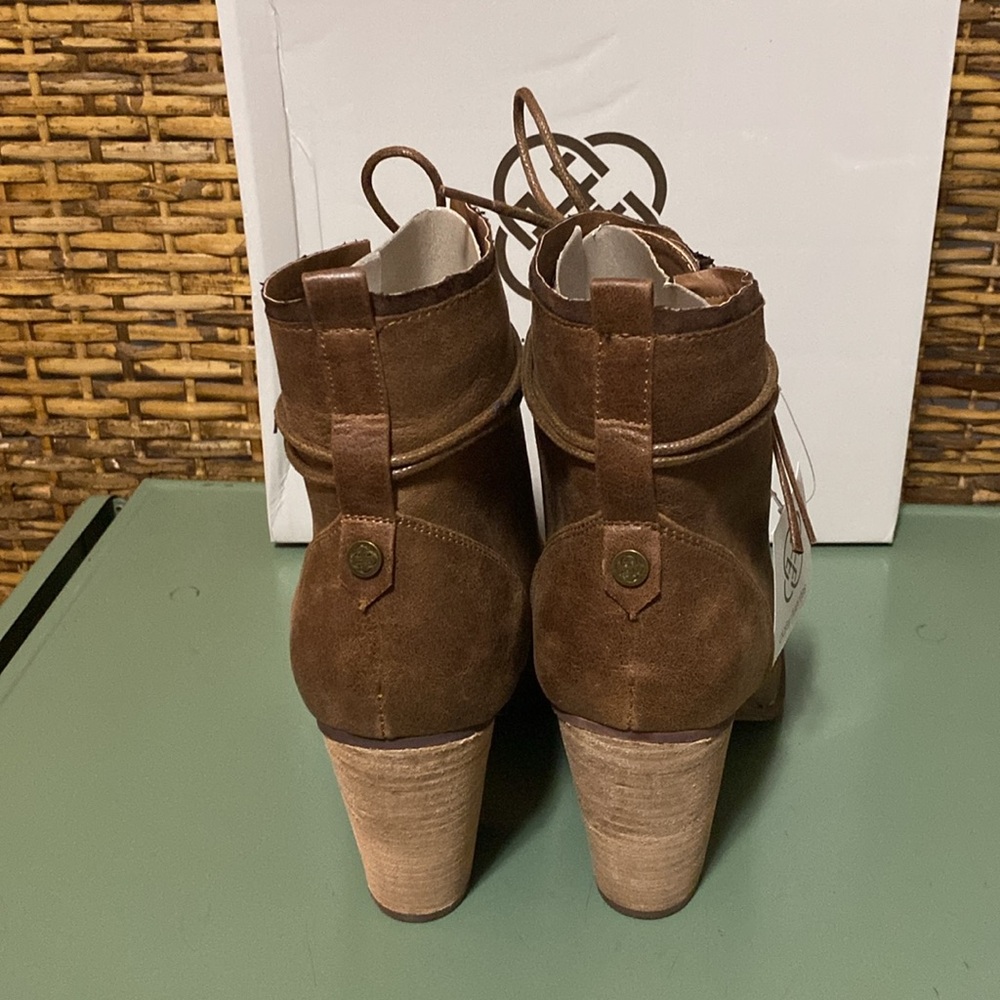 NWB Daisy Fuentes CHARLIE AnkleBoots steampunk western Brown 9m & 7.5m available - Picture 5 of 8